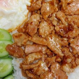หมูกระเทียมพริกไทย