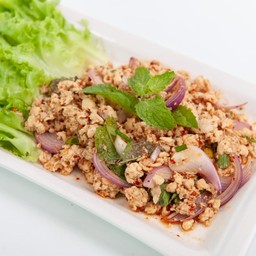 ลาบหมู หรือ ไก่