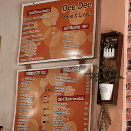 Dee Dee Coffee & Crepes