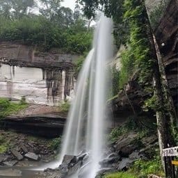 น้ำตกห้วยหลวง