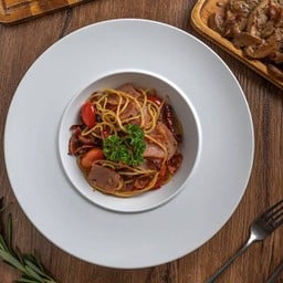 สปาเกตตี้เบคอนแฮมผัดพริกแห้ง/Spaghetti Stir-Fried with Bacon and Ham and Chili//培根火腿炒意大利面