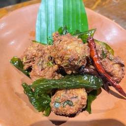 ลาบหมูทอด