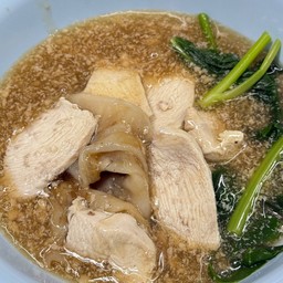 เส้นใหญ่ราดหน้า( ไก่ )
