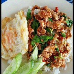 กระเพราหมูชิ้น