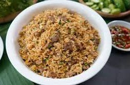 ข้าวผัดเนื้อ