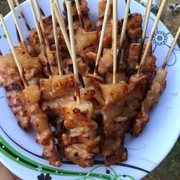 หมูปิ้งแม่หยก