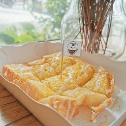 ปังปิ้งเนยนมน้ำตาล