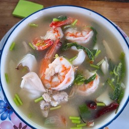 ต้มยำกุ้งหมึก (น้ำใส)