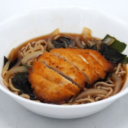 ราเมงซุปดำไก่ทอด