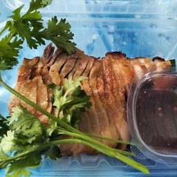 ชื่นใจบาร์ ตำถั่วหมูกรอบ (กับแกล้ม)