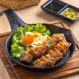 หมูกรอบทอดน้ำปลา/Crispy Pork belly with Fish Sauce/脆猪肉炸鱼露酱
