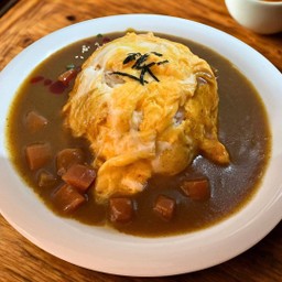 ข้าวแกงกะหรี่ไข่ข้น