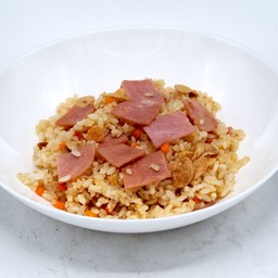 ข้าวผัดกระเทียมแฮม