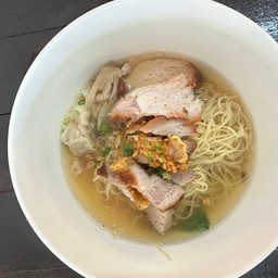 บะหมี่หมูแดง&หมูกรอบพิเศษ