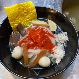 ร้านก๋วยเตี๋ยวตรงข้ามเป๋าตุง