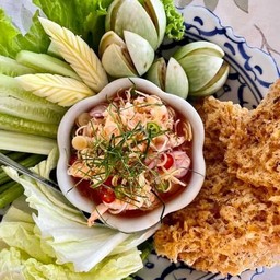 แสร้งว่ากุ้ง + ปลาดุกฟู + ผักสด