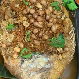 ปลาทับทิมทอดสมุนไฟร