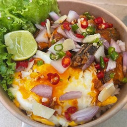 ข้าวไขขยี้ปลากระป๋อง