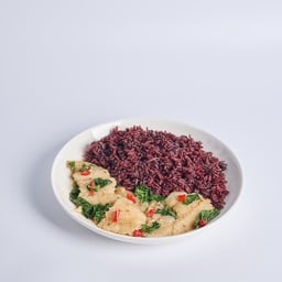 ข้าวสเต็กปลาผัดกะเพรา สูตรคลีน