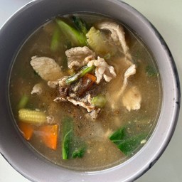 ราดหน้าหมูเส้นใหญ่