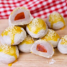 ขนมเปี๊ยะไส้เผือกไข่เค็ม 4 ลูก