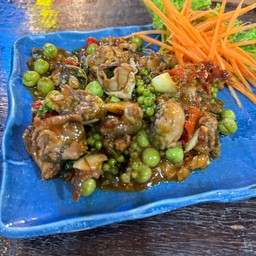 ผัดเผ็ดกบ