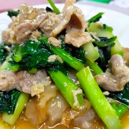 ราดหน้าหมูกรอบ,ทะเล,กุ้ง,หมึก