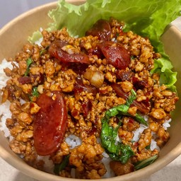 ข้าวกะเพราหมูสับกุนเชียง