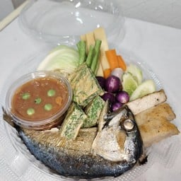 ชุดน้ำพริกผักสดผักลวกกับข้าว