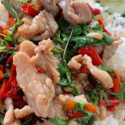 ข้าว กระเพราหมูชิ้น