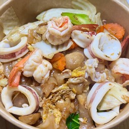 ผัดซีอิ๋วทะเลใส่กุ้งและหมึก