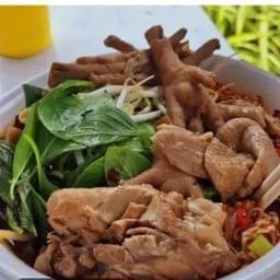 ก๋วยเตี๋ยวไก่มะระเส้นใหญ่