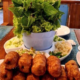 แหนมเนืองบ้านก้อยสาขาบางนา