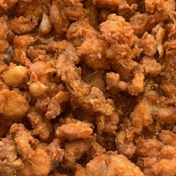 ข้าวเหนียว+ไก่ทอดกระเทียม