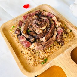ข้าวผัดมันเนื้อริบอาย+ไข่ดาวลาวา