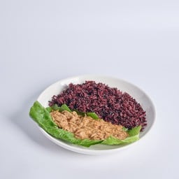 ข้าวยำทูน่าแซ่บ สูตรคลีน 335 kcal