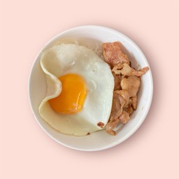 ข้าวหมูทอดไข่ดาว