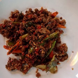 ผัดเผ็ดเก้ง