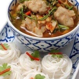 ขนมจีน + แกงป่าปลากราย
