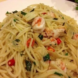 สปาเก็ตตี้กุ้งผัดพริกขี้หนูสด