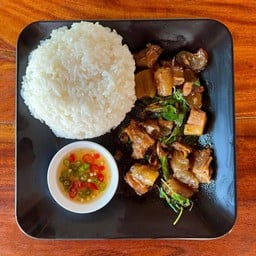 ข้าวจี่อีสานร้อนๆ ตลาดโดมอ่าวอุดม