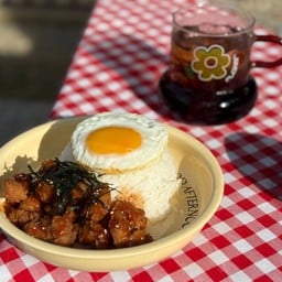 ข้าวไก่กรอบกะต๊ากก