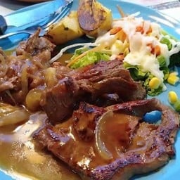 สเต็กเนื้อเซอร์ลอย