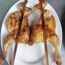 ไก่ย่างครึ่งตัว