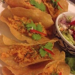 กระเบื้องกรอบบ้านย่า