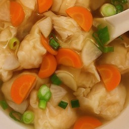 เกี๊ยวหมูซุปใส