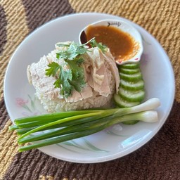 ข้าวมันไก่นุ่มชุมฉ่ำ