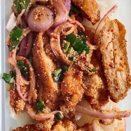 ข้าวยำไก่แซ่บ
