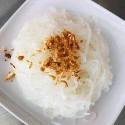 เส้นเล็กลวก (คลุกกระเทียม)