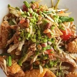 ตำแคปหมูตีนไก่